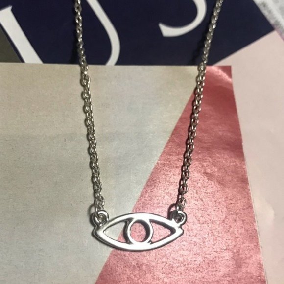 NEW Minimalist evil eye silver necklace - Picture 4 of 8